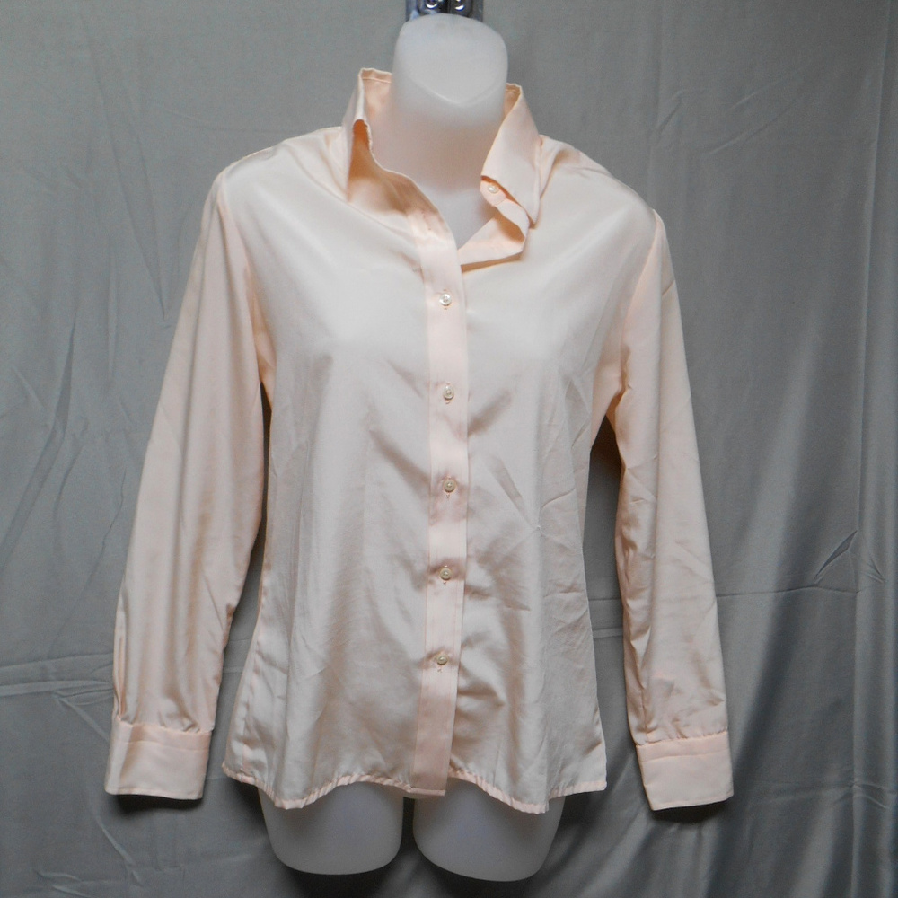 Vintage The Custom Shop peach button top 6